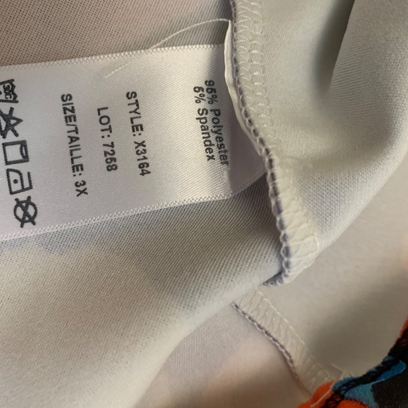 Colourful Tank fits like a 2X - Picture 5 of 6